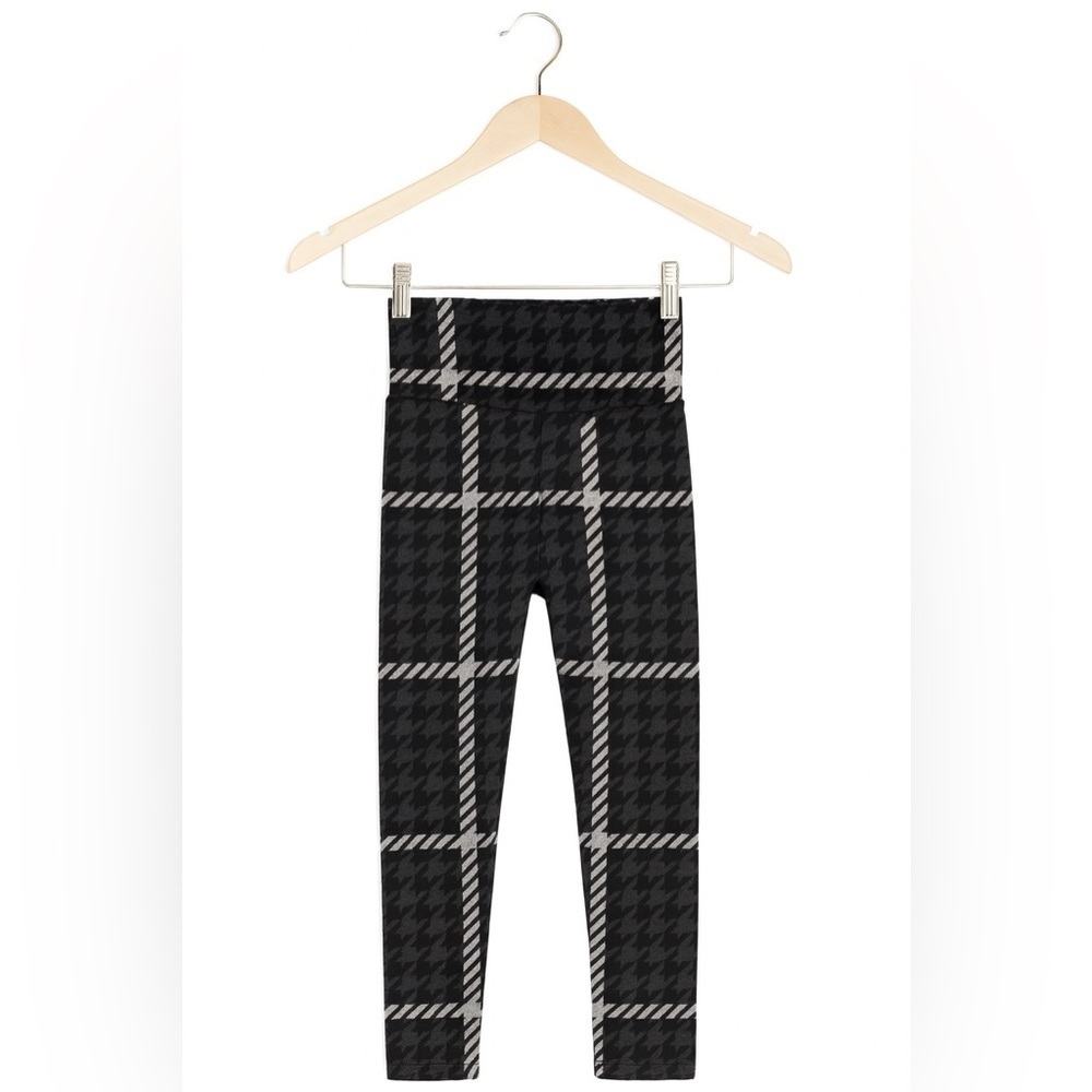 Offline by Aerie size medium black and gray patterned leggings.